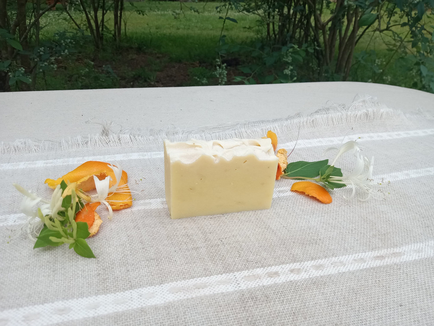 Castor Oil Shampoo Bar with Rosemary & Aloe Handcrafted with Tallow and Herb Infused Olive Oil - Natural Chemical-Free Shampoo