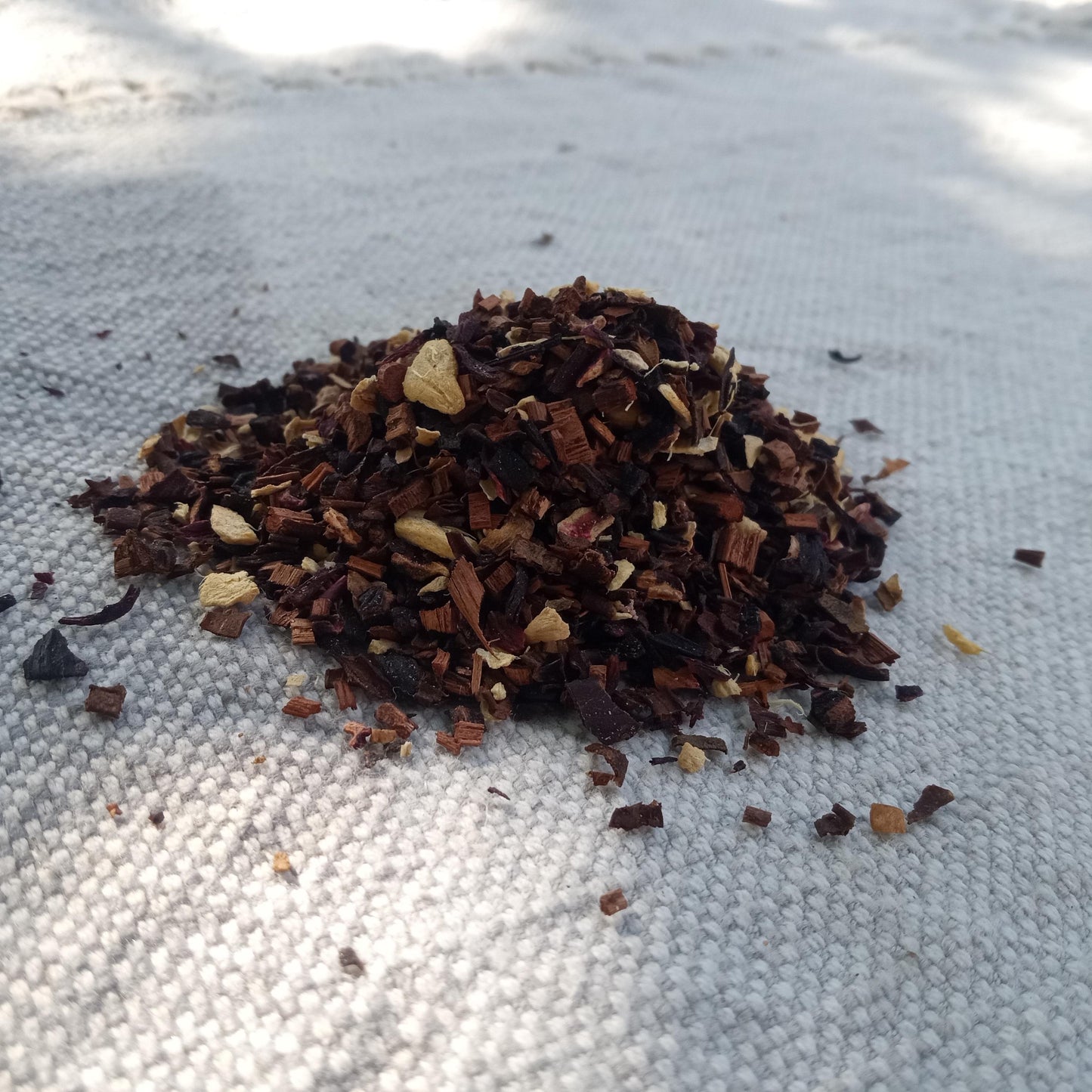 Honey-Biscus-Ginger Tea with Hibiscus, Ginger & African Honey Bush - Organic Loose Leaf Herbal Tea Blend - Vitamin C Rich Herbs for Ice Tea Infusing