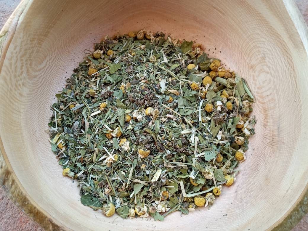 Be-You-Tea with Chamomile & Oat Straw, Passionflower Herb, Nettle, Red Raspberry Leaf and Alfalfa - Multi-Vitamin Herb Blend for Daily Tonic Drink