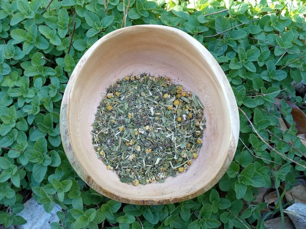 Be-You-Tea with Chamomile & Oat Straw, Passionflower Herb, Nettle, Red Raspberry Leaf and Alfalfa - Multi-Vitamin Herb Blend for Daily Tonic Drink