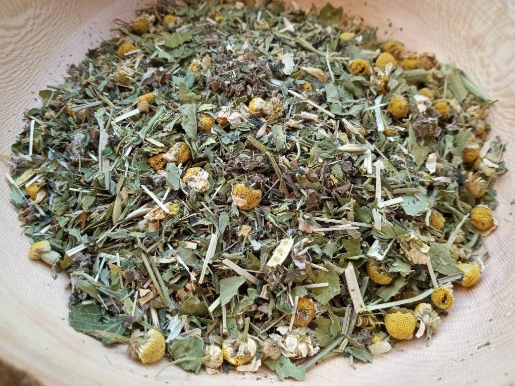 Be-You-Tea with Chamomile & Oat Straw, Passionflower Herb, Nettle, Red Raspberry Leaf and Alfalfa - Multi-Vitamin Herb Blend for Daily Tonic Drink