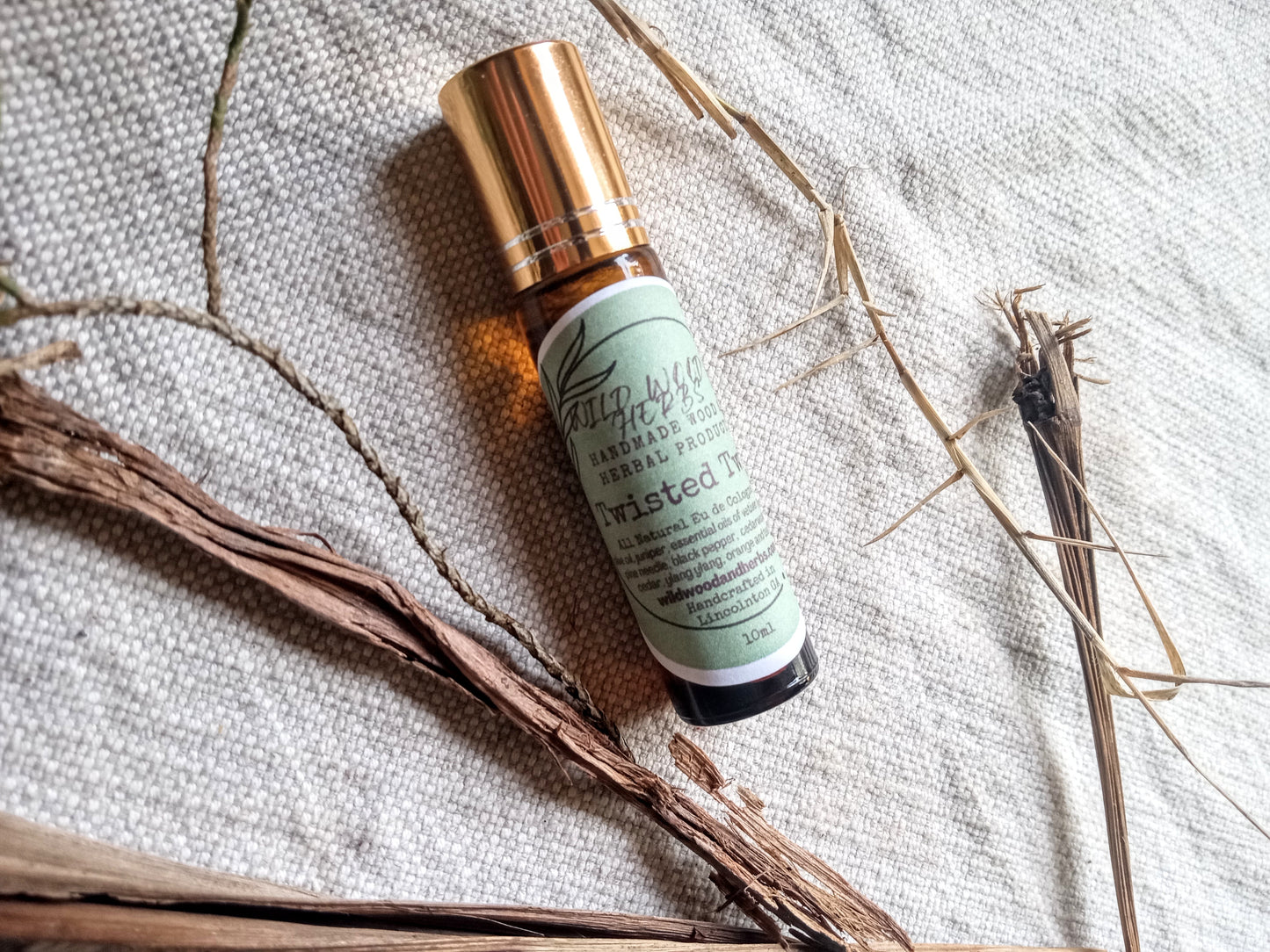 Twisted Twig - Cedarwood Oil & Patchouli Cologne Roll-On for Men with Orange - Essential Oil Roller - Natural Fragrance Oil - Vegan Perfume