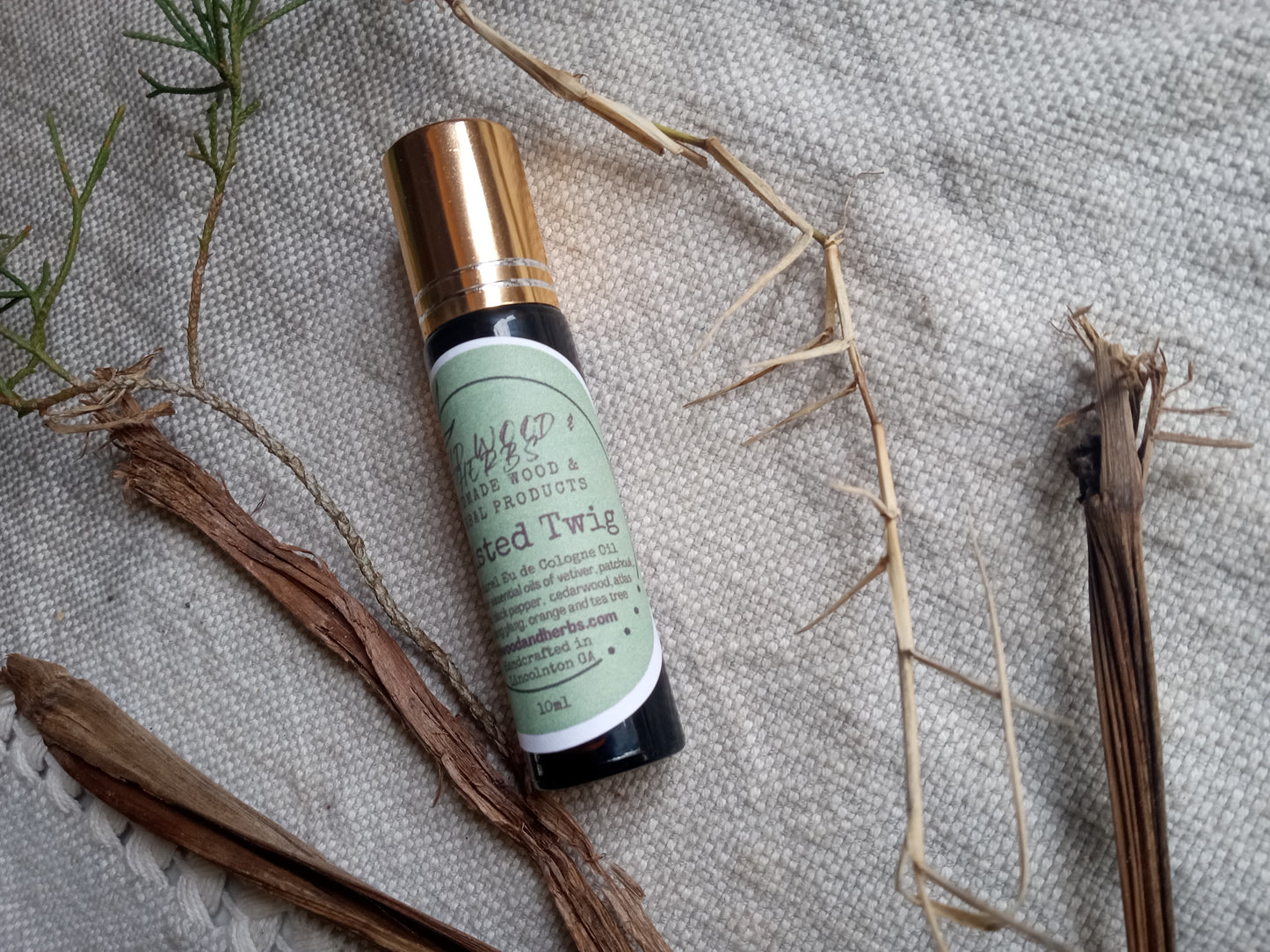 Twisted Twig - Cedarwood Oil & Patchouli Cologne Roll-On for Men with Orange - Essential Oil Roller - Natural Fragrance Oil - Vegan Perfume