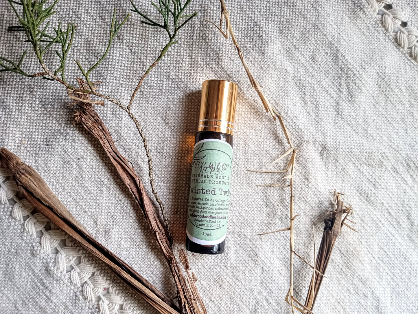 Twisted Twig - Cedarwood Oil & Patchouli Cologne Roll-On for Men with Orange - Essential Oil Roller - Natural Fragrance Oil - Vegan Perfume