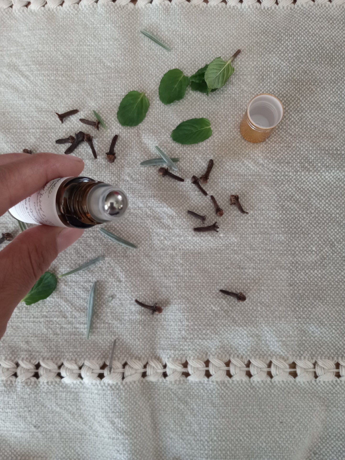 Lavender & Clove Bug Bite Oil - Fast Itch Relief for Chigger and Flea Bites - Natural Relief for Mosquito and Fire Ants - Herbal Roll-On