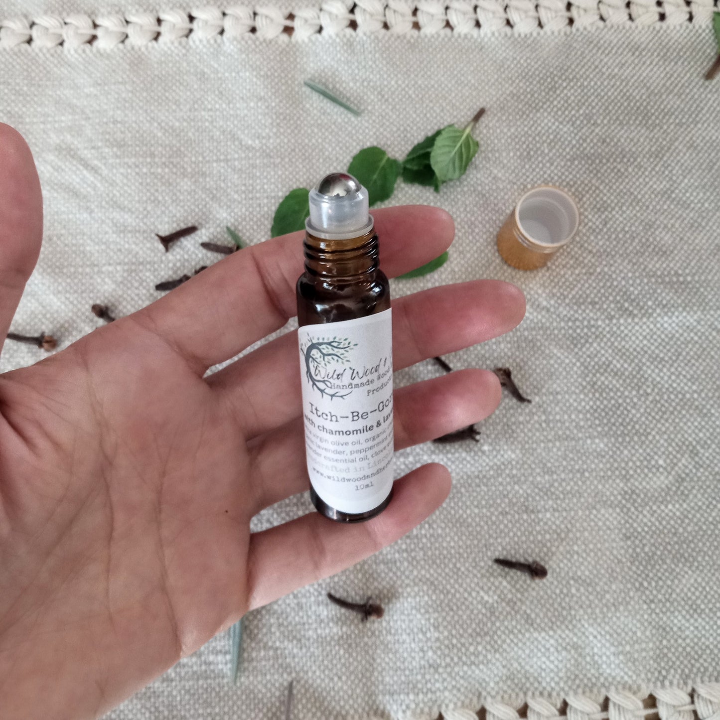 Lavender & Clove Bug Bite Oil - Fast Itch Relief for Chigger and Flea Bites - Natural Relief for Mosquito and Fire Ants - Herbal Roll-On