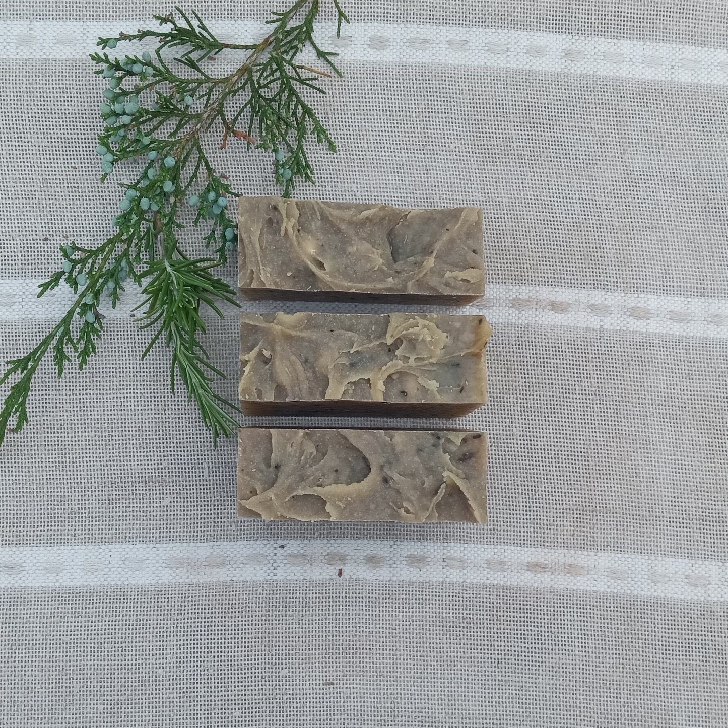 Earth Soak - Pine Soap with Rosemary & Vetiver Essential Oil - Vegan Friendly Shea Butter Soap with Coconut and Olive Oil - Natural Herbal Soap for Guys