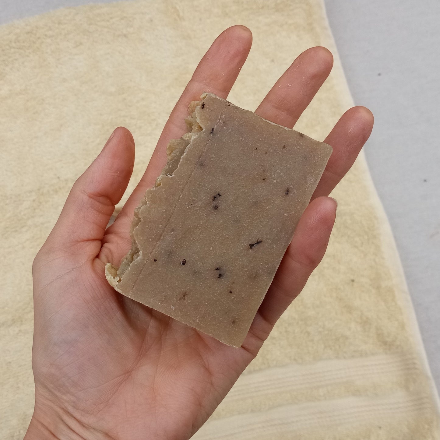 Earth Soak - Pine Soap with Rosemary & Vetiver Essential Oil - Vegan Friendly Shea Butter Soap with Coconut and Olive Oil - Natural Herbal Soap for Guys